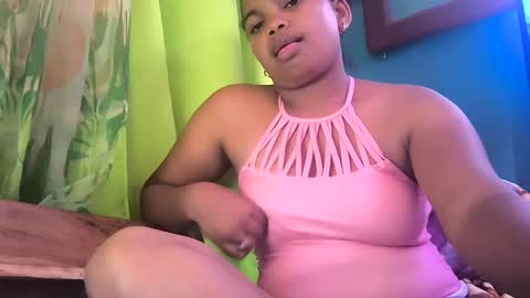 Snapshot of juliah02 chatting on 2, 2, 2025 juliah02 online show from 2, 2, 2025