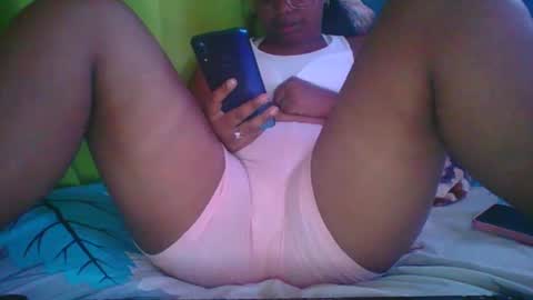 Snapshot of juliah02 chatting on 8, 2, 2025 juliah02 online show from 8, 2, 2025