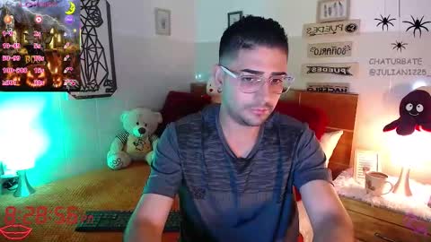 Snapshot of julian1225_ chatting on 14, 10, 2025 Julian online show from 14, 10, 2025
