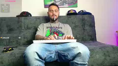 Julian independent model online show from 9, 7, 2026