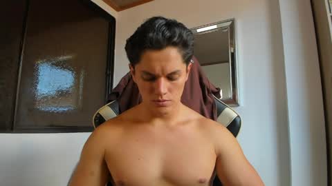 Snapshot of julian_wallace chatting on 9, 5, 2026 julian_wallace online show from 9, 5, 2026