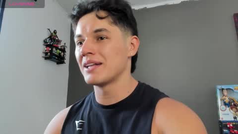 julian_wallace1 online show from 20, 5, 2026