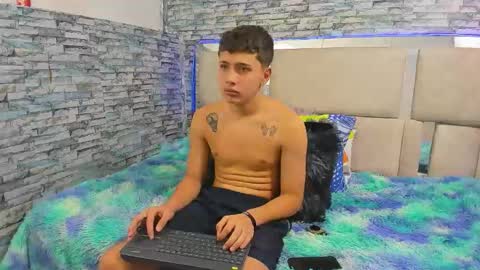 julian online show from 31, 10, 2025