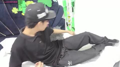 Julian online show from 3, 3, 2026