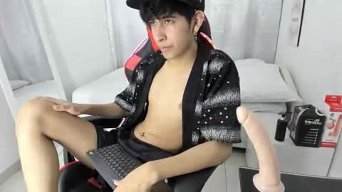 Julian online show from 11, 3, 2026