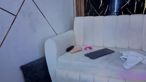 Snapshot of juliana11_pm chatting on 14, 4, 2026 JULIANA AND CHRIS online show from 14, 4, 2026
