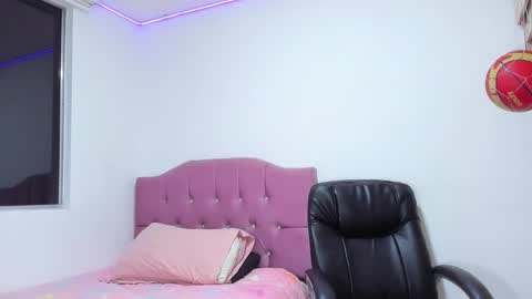 juliana Aristizabal  online show from 19, 10, 2025