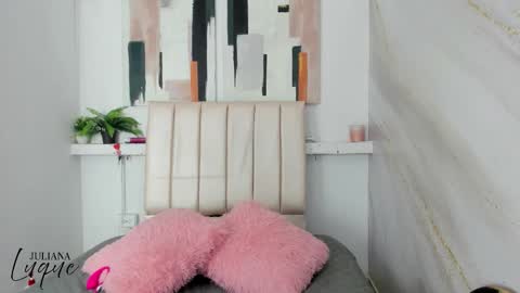 Juli  online show from 27, 11, 2025