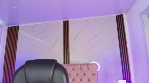 Snapshot of julianaa_castro chatting on 4, 7, 2026 JULIANA CASTRO online show from 4, 7, 2026