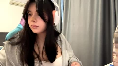 Snapshot of julianesanzo chatting on 26, 5, 2026 MIa online show from 26, 5, 2026