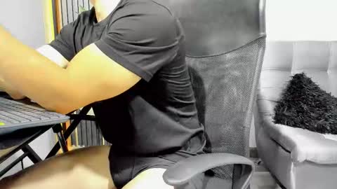 Julian online show from 10, 1, 2026