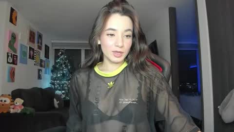 Snapshot of julidavila chatting on 16, 12, 2025 Jeimy Help me to reach 100 thumbs up online show from 16, 12, 2025