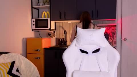 julidropp online show from 3, 12, 2025