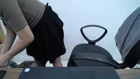 julie9x online show from 17, 11, 2025