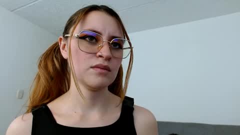 Snapshot of julie_autmn_ chatting on 31, 3, 2026 yules online show from 31, 3, 2026