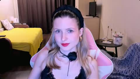 Julie online show from 4, 3, 2026