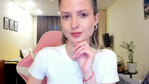 Snapshot of julie_flores chatting on 21, 6, 2026 Julie online show from 21, 6, 2026