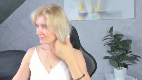 Snapshot of julie_lucasss chatting on 13, 7, 2026 Julie Lucasss online show from 13, 7, 2026