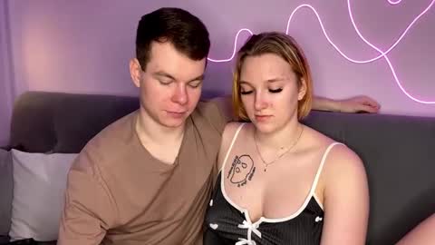 Julie and Thomas online show from 4, 10, 2025