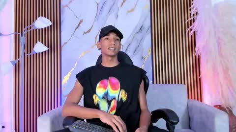 Snapshot of juliensaint_ chatting on 29, 9, 2025 Julien online show from 29, 9, 2025