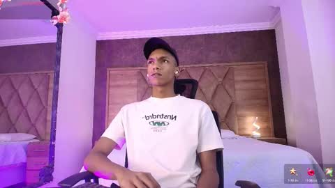 Snapshot of juliensaint_ chatting on 1, 10, 2025 Julien online show from 1, 10, 2025