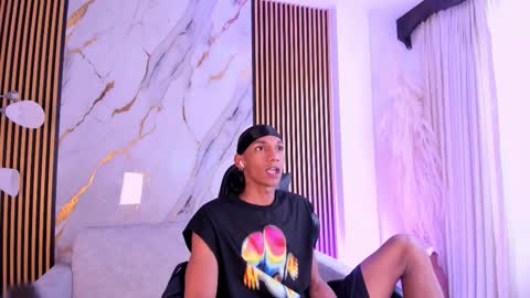 Snapshot of juliensaint_ chatting on 5, 10, 2025 Julien online show from 5, 10, 2025