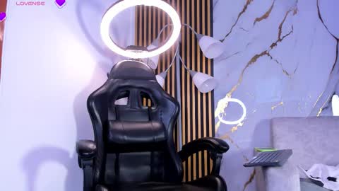 Julien online show from 23, 2, 2026