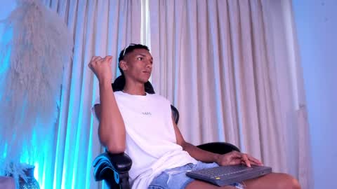 Julien online show from 12, 4, 2026