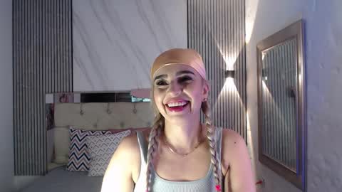 julieta__fox_ online show from 4, 2, 2026