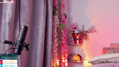 Juli  online show from 9, 1, 2025