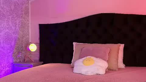 Snapshot of julieta_cortes__ chatting on 15, 6, 2026 Julieta online show from 15, 6, 2026