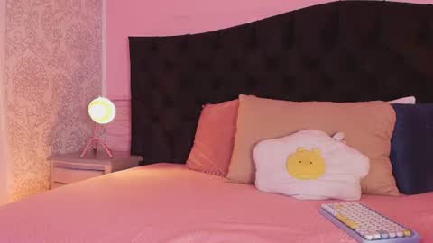 Snapshot of julieta_cortes__ chatting on 7, 7, 2026 Julieta online show from 7, 7, 2026