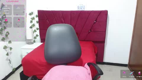 julieta_curvy69 online show from 19, 9, 2025