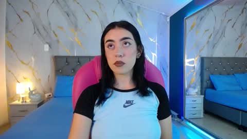 Snapshot of julieta_de_los_angeles chatting on 10, 3, 2025 Julieta online show from 10, 3, 2025