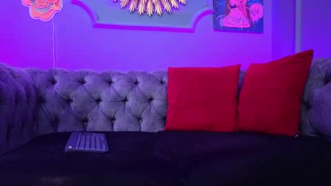 Snapshot of julieta_russell chatting on 30, 12, 2024 Julieta online show from 30, 12, 2024