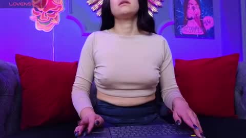 Snapshot of julieta_russell chatting on 27, 1, 2025 Julieta online show from 27, 1, 2025