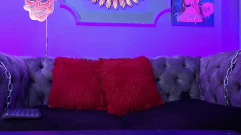 Snapshot of julieta_russell chatting on 18, 2, 2025 Julieta online show from 18, 2, 2025