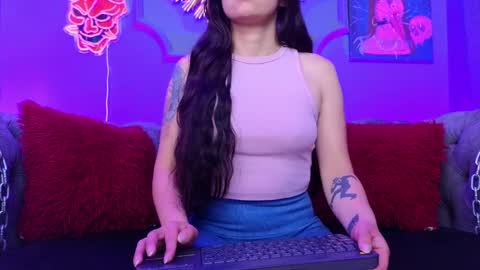 Snapshot of julieta_russell chatting on 4, 3, 2025 Julieta online show from 4, 3, 2025