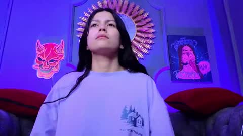 Snapshot of julieta_russell chatting on 5, 3, 2025 Julieta online show from 5, 3, 2025