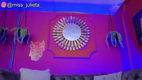 Snapshot of julieta_russell chatting on 25, 5, 2026 Julieta online show from 25, 5, 2026