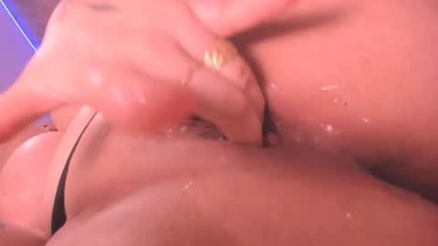 Julieta Vargas online show from 23, 12, 2024