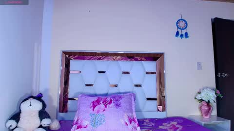 julieth rossi online show from 5, 3, 2025