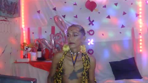 Julieth Wolf online show from 18, 2, 2025