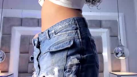 Hi guys It is a pleasure to have you here I am Julieta  online show from 5, 11, 2025