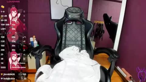 Snapshot of juliettaescobar chatting on 5, 1, 2025 online show from 5, 1, 2025