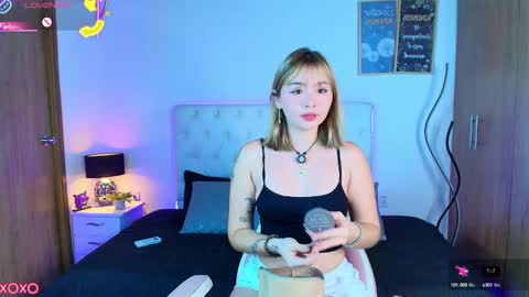 Snapshot of jullianapriv_ chatting on 17, 9, 2025 jullianapriv_ online show from 17, 9, 2025
