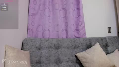 Snapshot of jullya_x_ chatting on 7, 10, 2025 jullya 630 1330 -5 online show from 7, 10, 2025