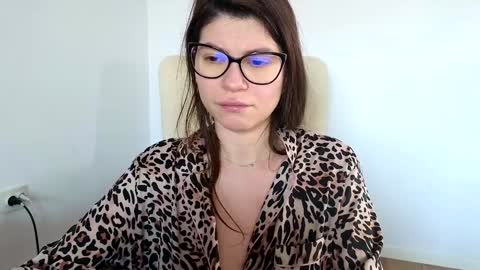 Jully online show from 4, 2, 2025