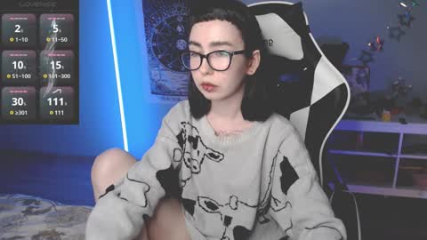 Snapshot of julscinamon chatting on 11, 12, 2024 Baroness Von Cringe online show from 11, 12, 2024