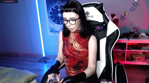 Snapshot of julscinamon chatting on 3, 1, 2025 Baroness Von Cringe online show from 3, 1, 2025